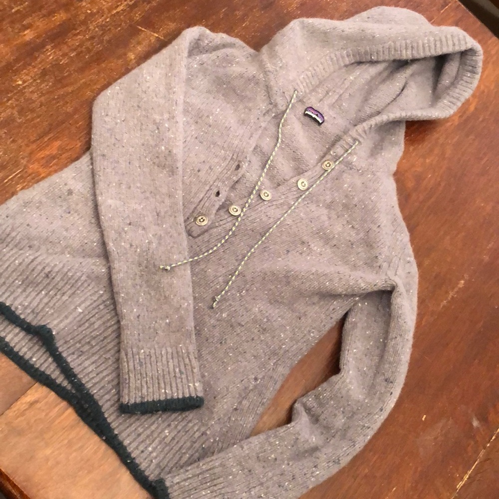 Hooded wool Patagonia sweater